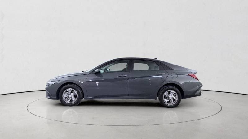 2025 Hyundai Elantra SMART thumbnail 4