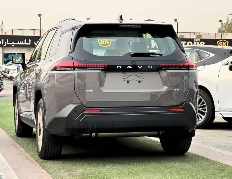 2026 Toyota RAV4 XLE thumbnail 4