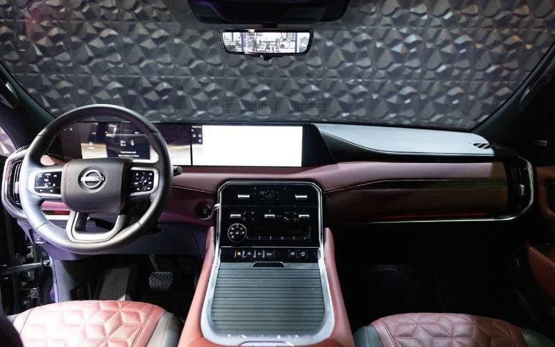 2025 Nissan Patrol NISMO thumbnail 3
