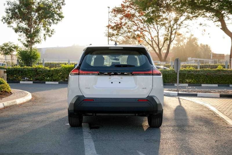 2026 Toyota RAV4 XLE thumbnail 5