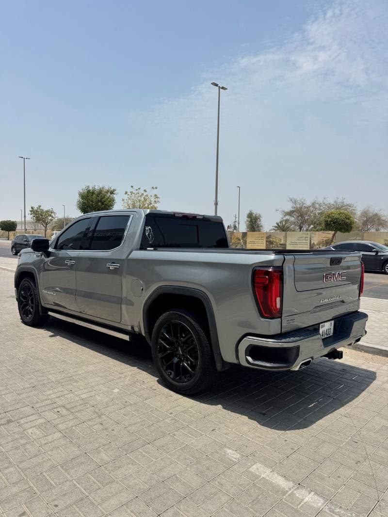 2023 GMC Sierra DENALI thumbnail 5