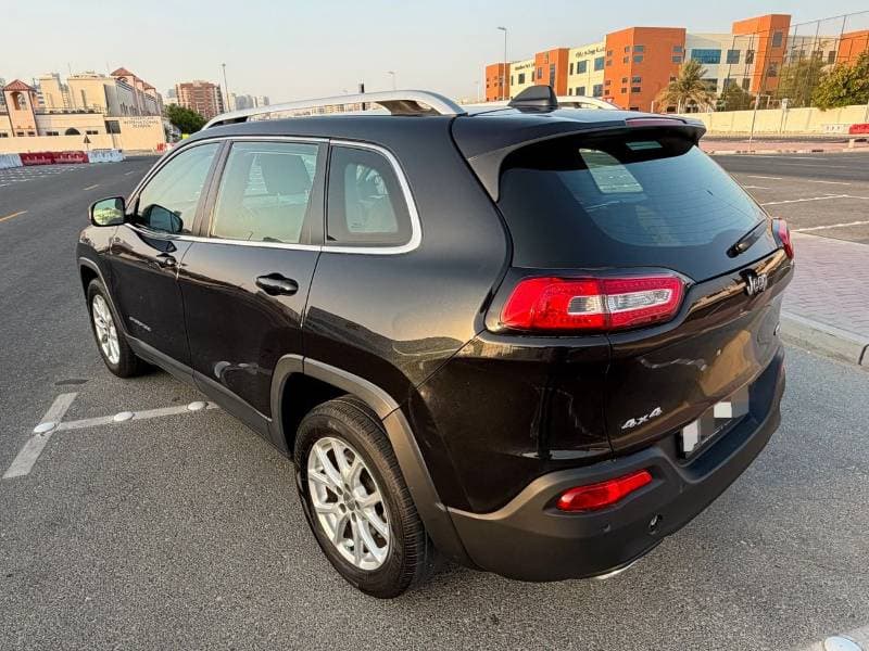 2015 Jeep Cherokee LONGITUDE thumbnail 4
