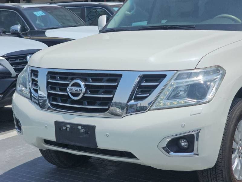 2017 Nissan Patrol SE T2 LEATHER thumbnail 2