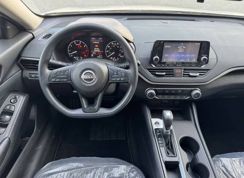 2024 Nissan Altima SV thumbnail 7