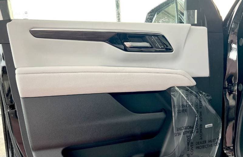 2025 Chevrolet Tahoe PREMIER thumbnail 5