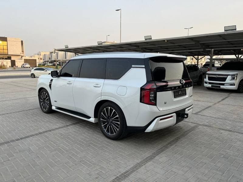 2025 Nissan Patrol LE PLATINUM CITY thumbnail 4