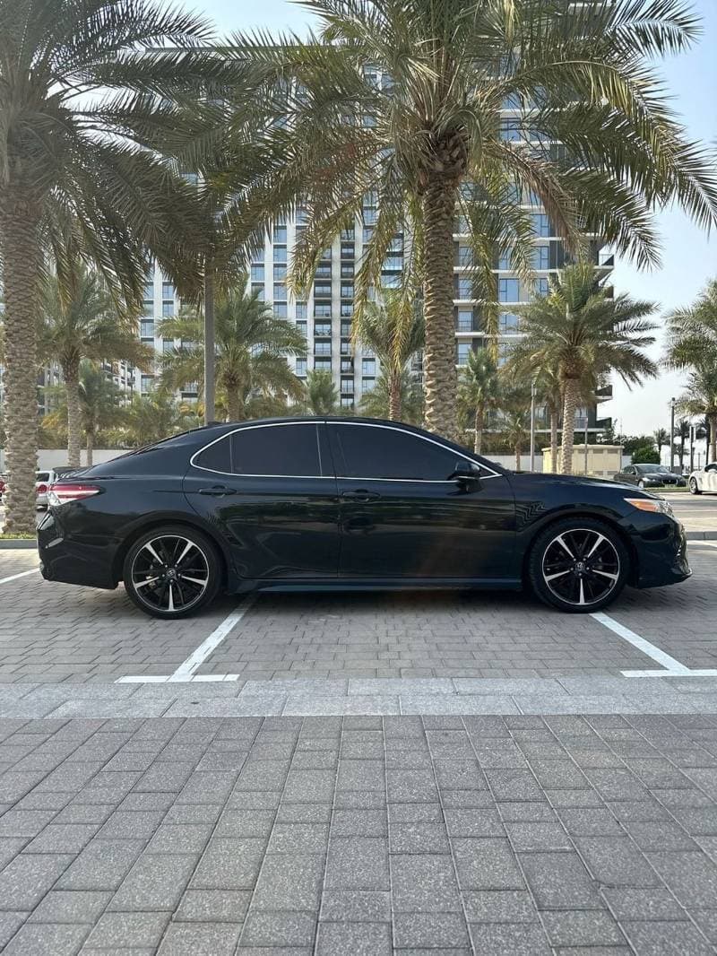 2020 Toyota Camry XSE thumbnail 2