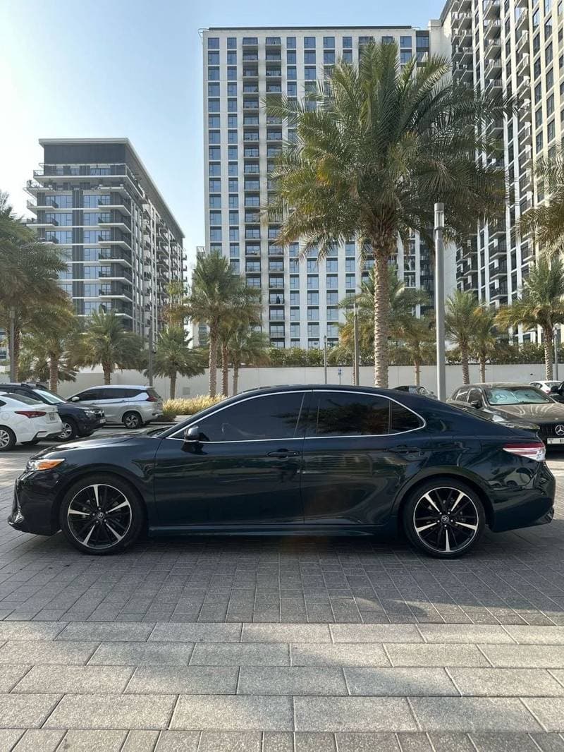 2020 Toyota Camry XSE thumbnail 6