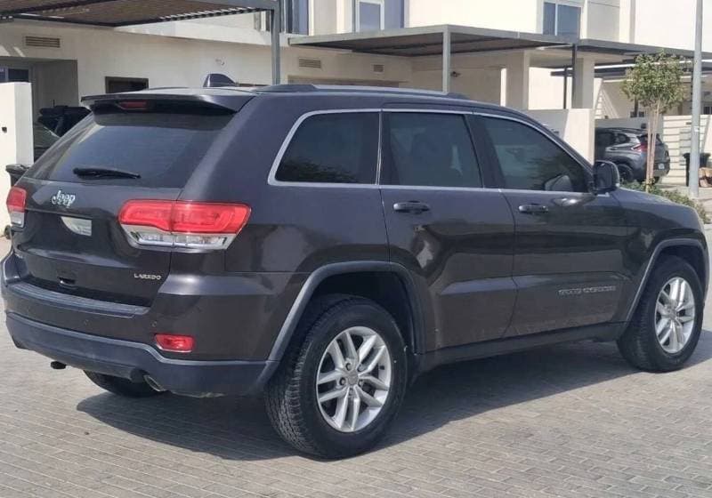 2018 Jeep Grand Cherokee LAREDO thumbnail 8