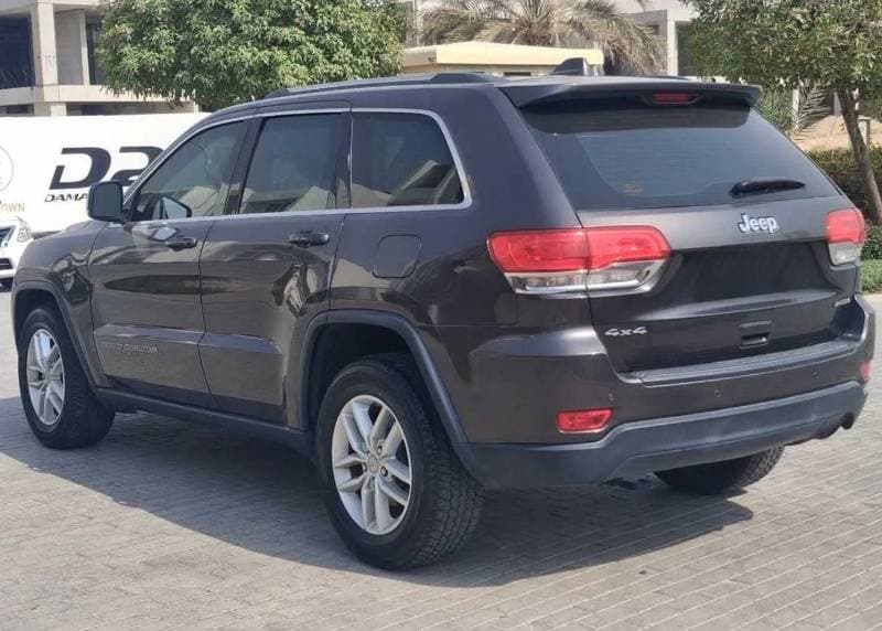 2018 Jeep Grand Cherokee LAREDO thumbnail 7