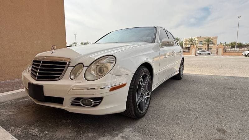 2008 Mercedes Benz E350 4MATIC thumbnail 3