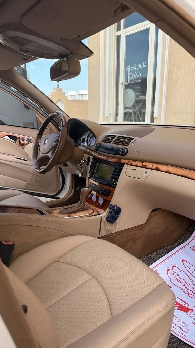 2008 Mercedes Benz E350 4MATIC thumbnail 6