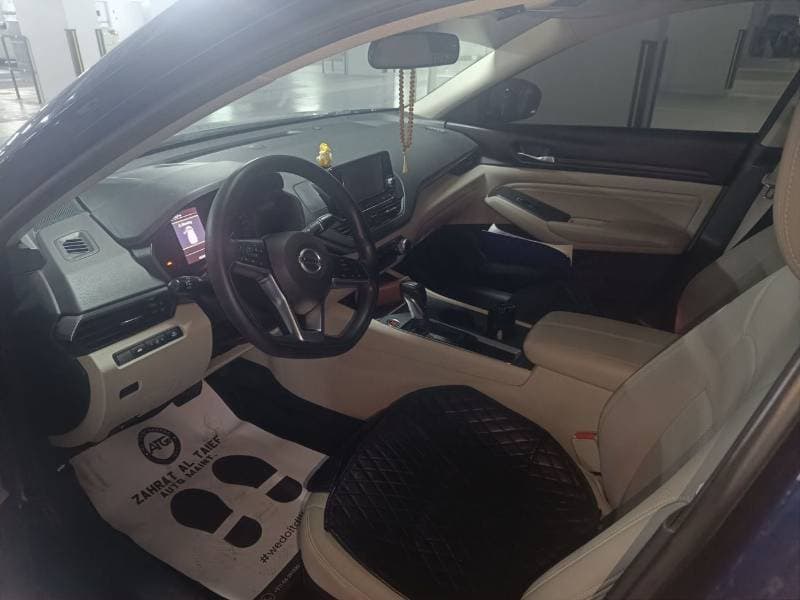 2020 Nissan Altima S thumbnail 3