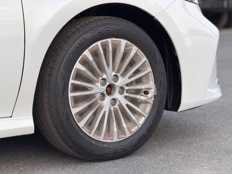 2026 Toyota Camry LE thumbnail 8