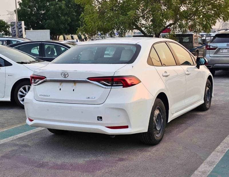 2026 Toyota Corolla XLI thumbnail 5