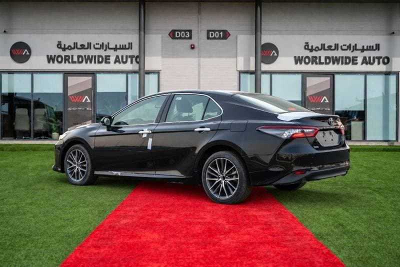 2024 Toyota Camry GLE X thumbnail 3