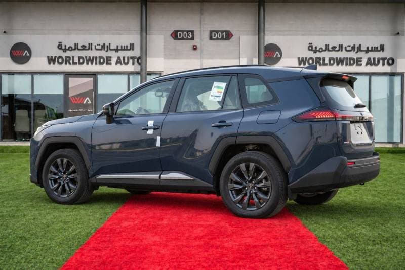 2026 Toyota RAV4 XLE thumbnail 4