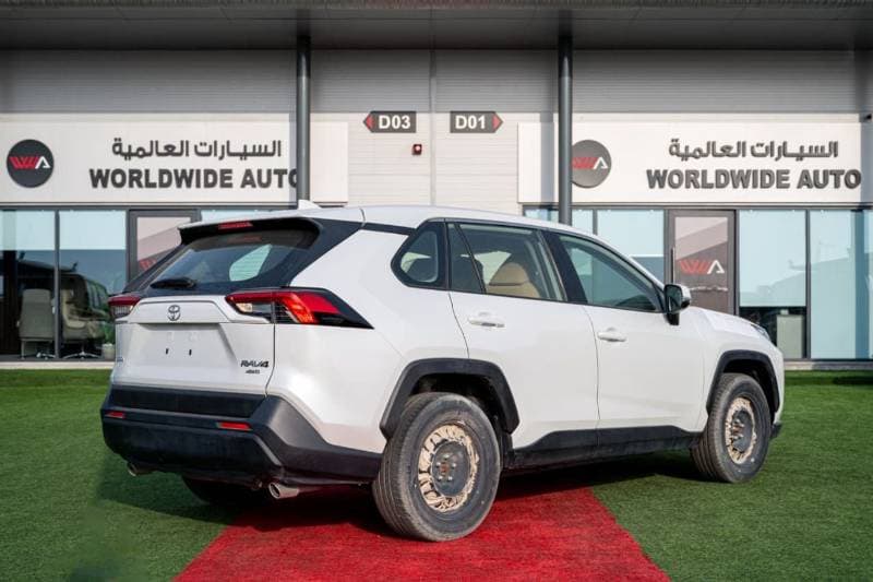 2023 Toyota RAV4 EXR thumbnail 4