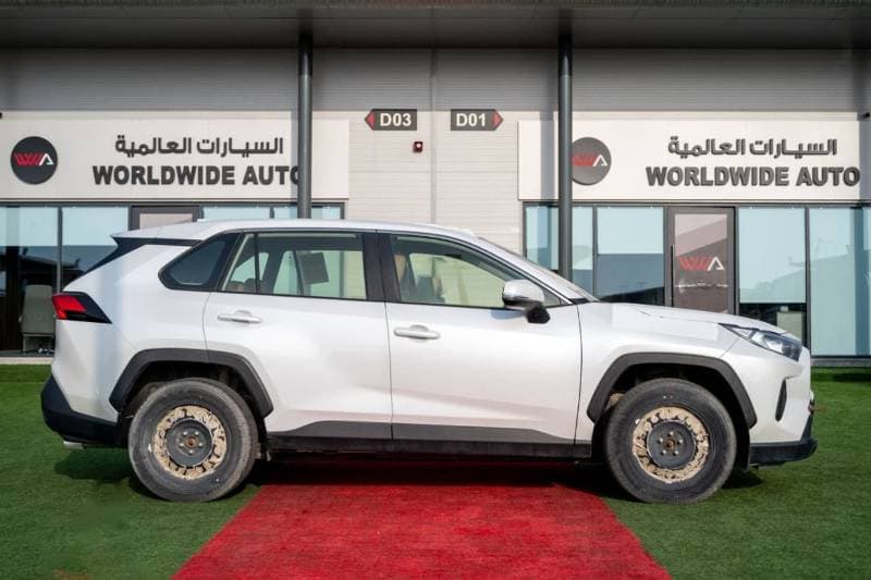 2023 Toyota RAV4 EXR thumbnail 3