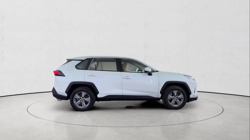 2022 Toyota RAV4 EXR thumbnail 3