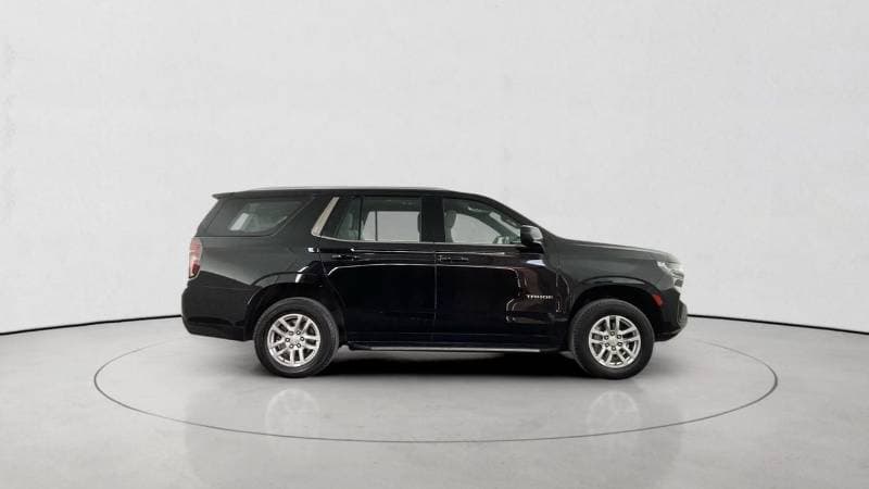 2024 Chevrolet Tahoe LS thumbnail 3