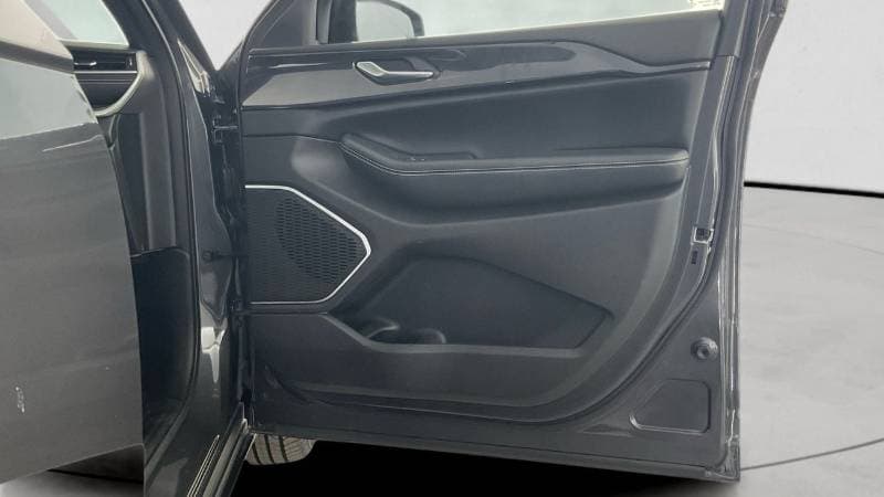 2022 Jeep Grand Cherokee ALTITUDE thumbnail 8