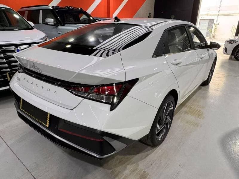 2025 Hyundai Elantra 1.5L CVT GLX Elite Edition thumbnail 7