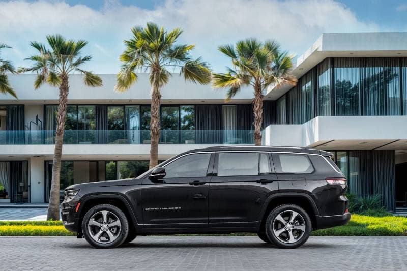2023 Jeep Grand Cherokee Limited thumbnail 2
