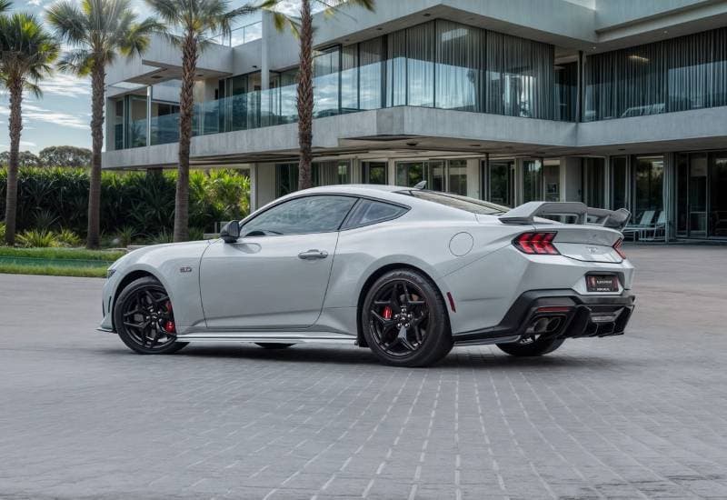 2025 Ford Mustang GT thumbnail 3