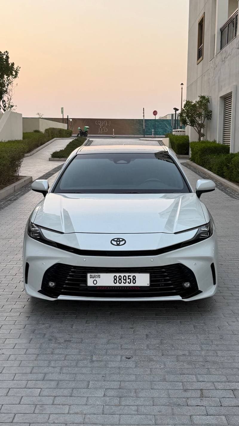 2025 Toyota Camry GLE
