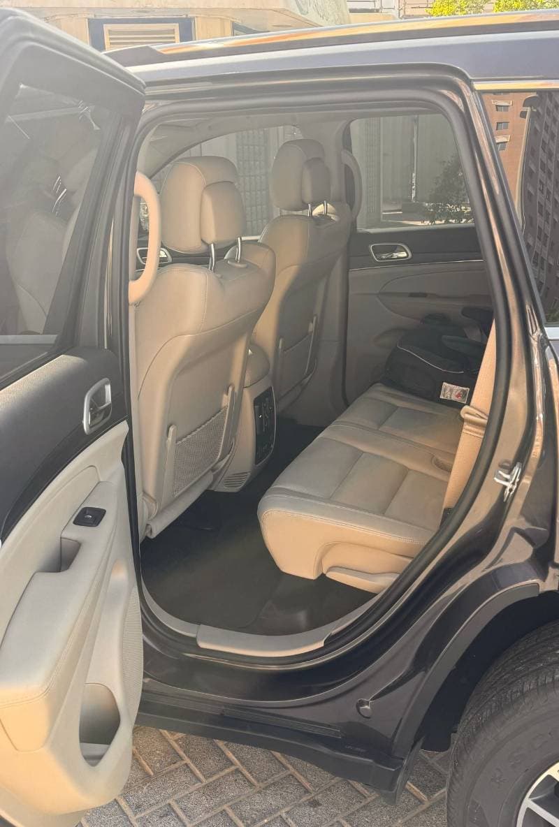 2021 Jeep Grand Cherokee LIMITED thumbnail 4