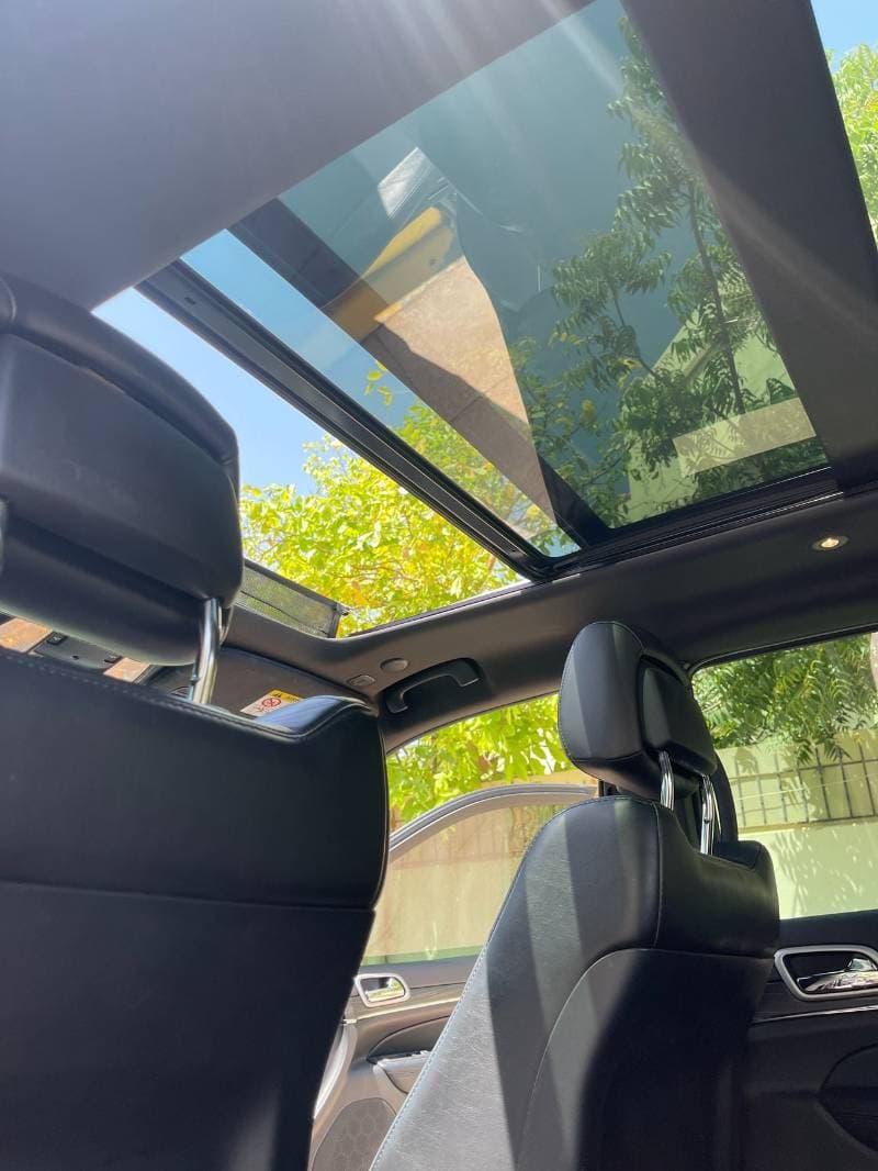2019 Jeep Grand Cherokee LIMITED thumbnail 4