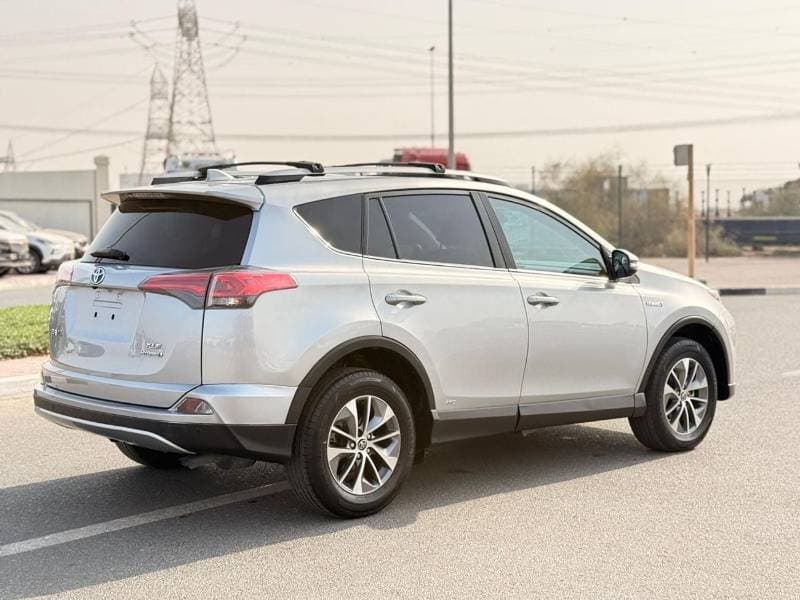 2017 Toyota RAV4 VXR thumbnail 3