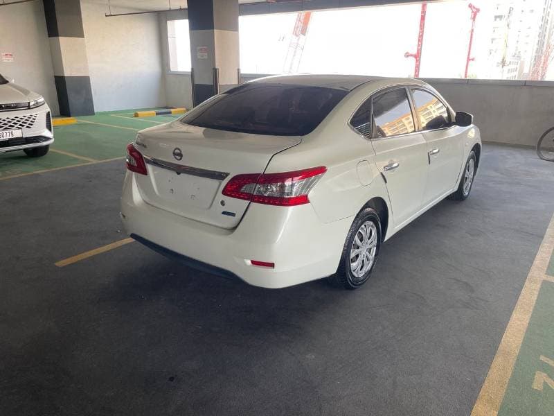 2016 Nissan Sentra SL thumbnail 5