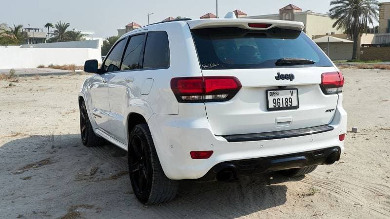 2017 Jeep Grand Cherokee SRT8 thumbnail 2