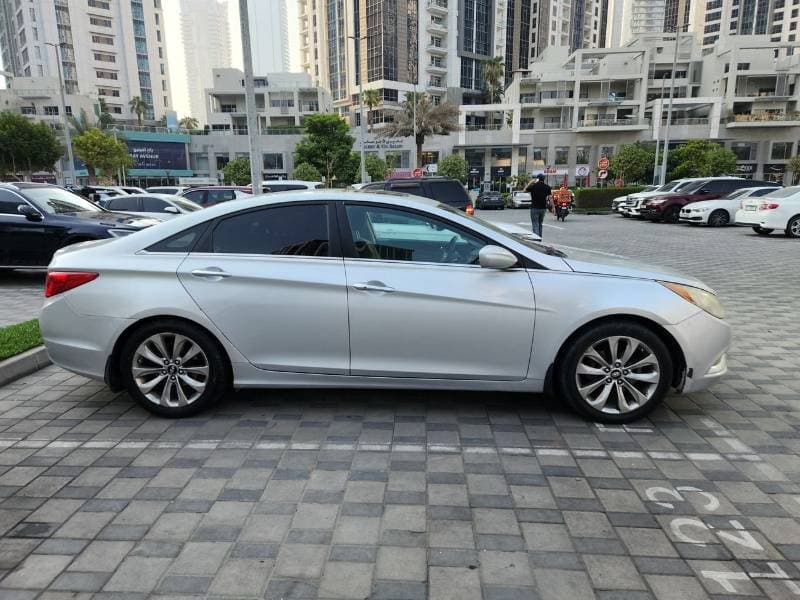 2011 Hyundai Sonata GL thumbnail 4