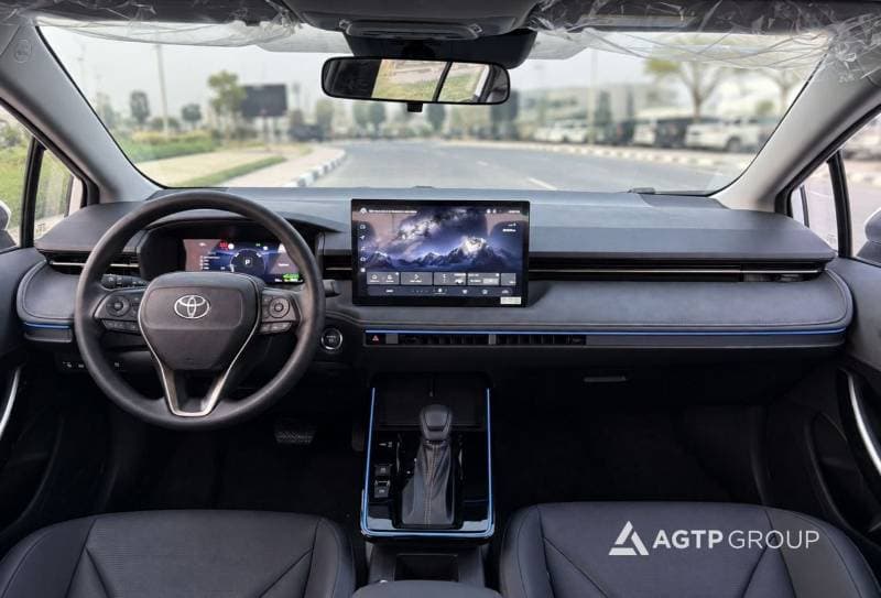 2026 Toyota Corolla XLI HEV thumbnail 8