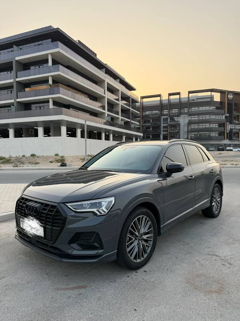 2023 Audi Q3 35 TFSI ADVANCED thumbnail 2