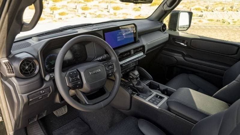 2025 Toyota Prado ADVENTURE thumbnail 8