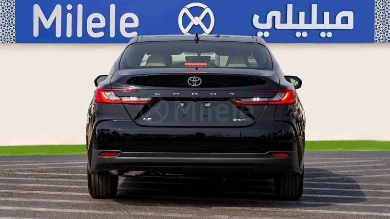 2025 Toyota Camry LE thumbnail 7
