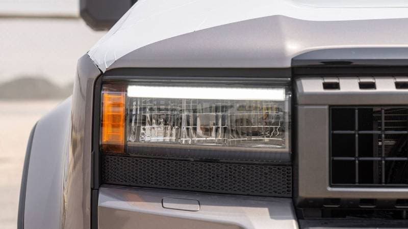 2025 Toyota Prado thumbnail 3