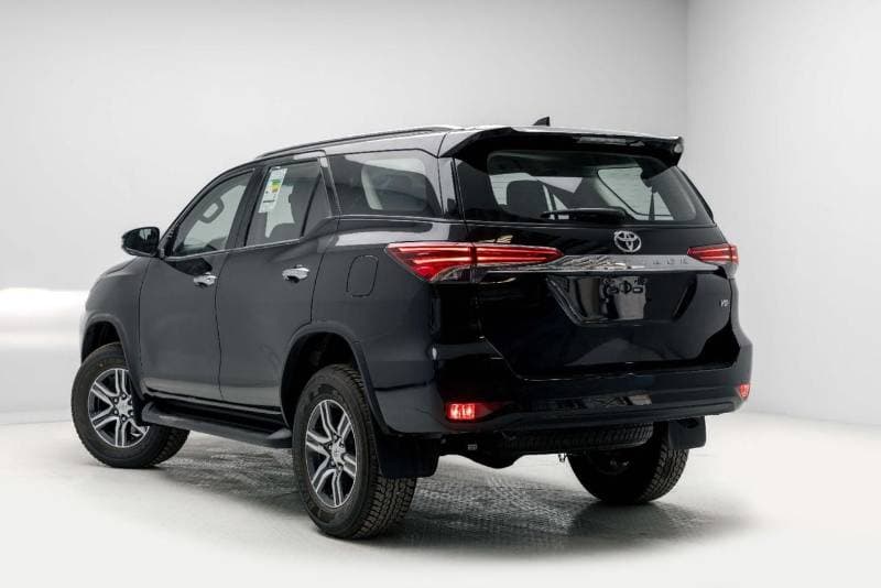 2026 Toyota Fortuner Standard thumbnail 5