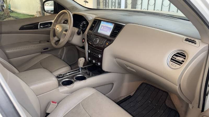 2013 Nissan Pathfinder SV thumbnail 4