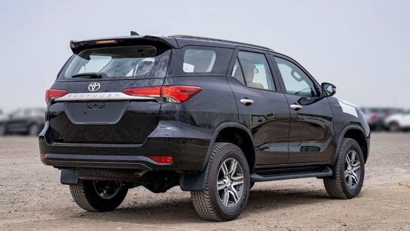2025 Toyota Fortuner EXR thumbnail 4