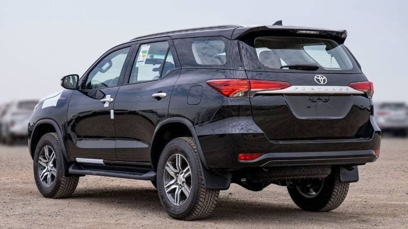 2025 Toyota Fortuner EXR thumbnail 8