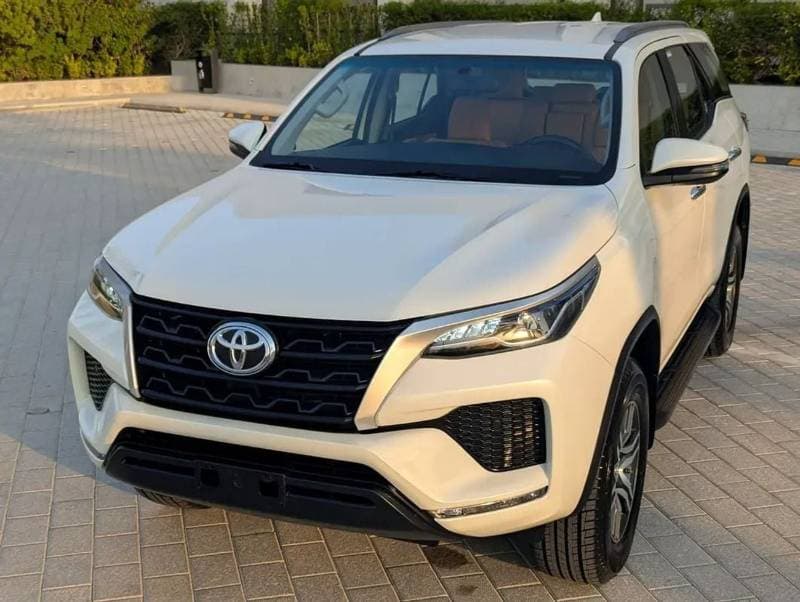 2022 Toyota Fortuner EXR thumbnail 2