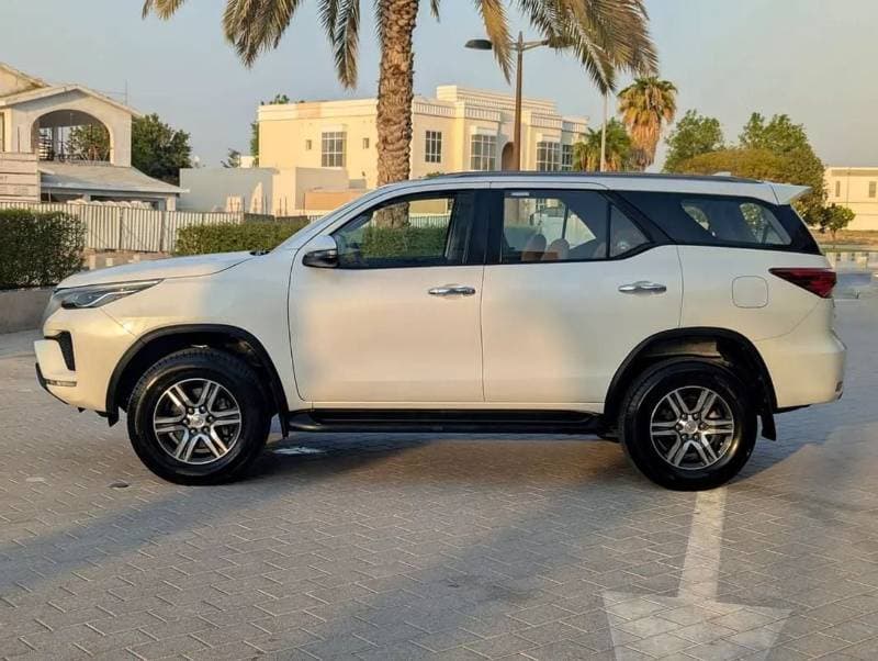 2022 Toyota Fortuner EXR thumbnail 7