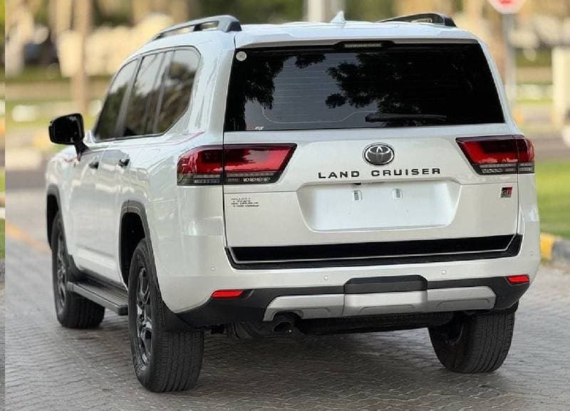 2022 Toyota Land Cruiser GR SPORT thumbnail 5