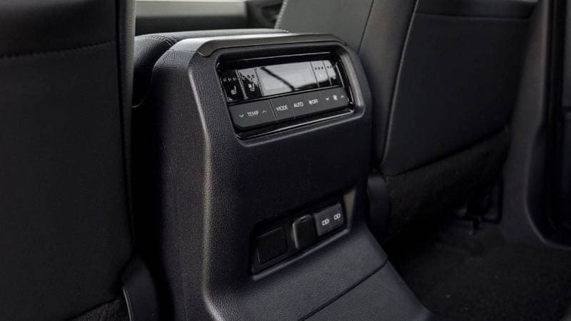 2025 Toyota Prado VXR thumbnail 7