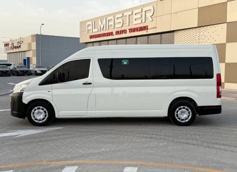 2022 Toyota Hiace GL thumbnail 4